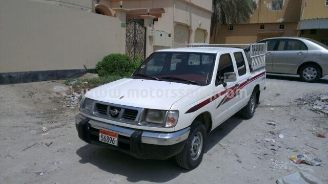 1999 نيسان بيك أب