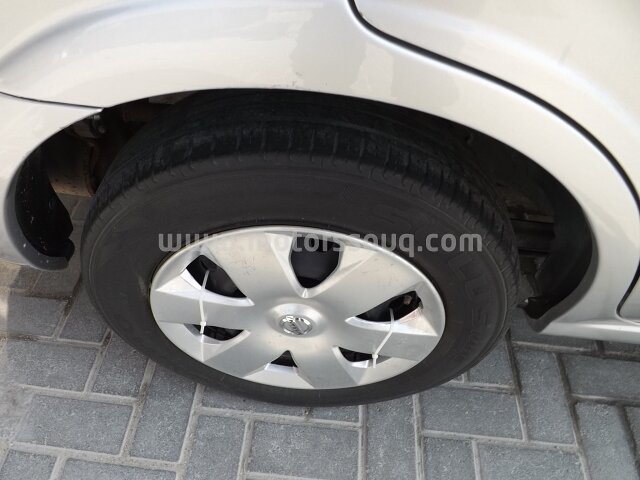 2010 نيسان صني