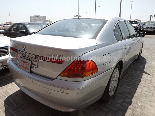2001 BMW 745