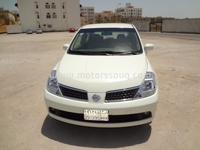 2008 نيسان تيدا
