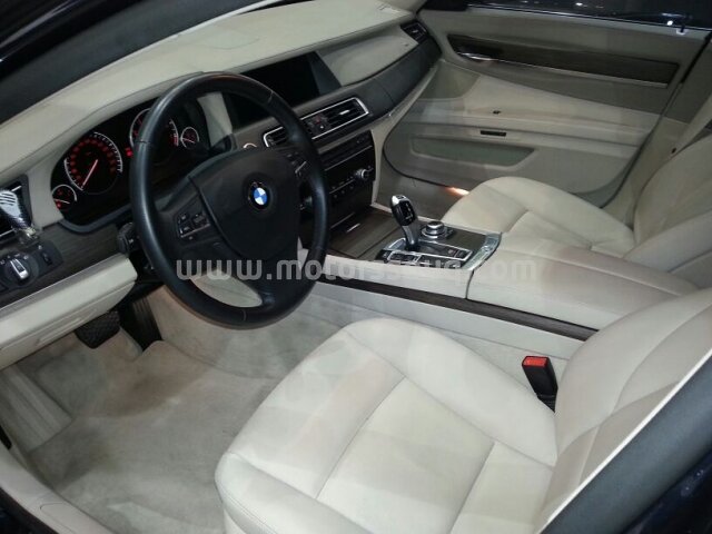2010 بي إم دبليو 740