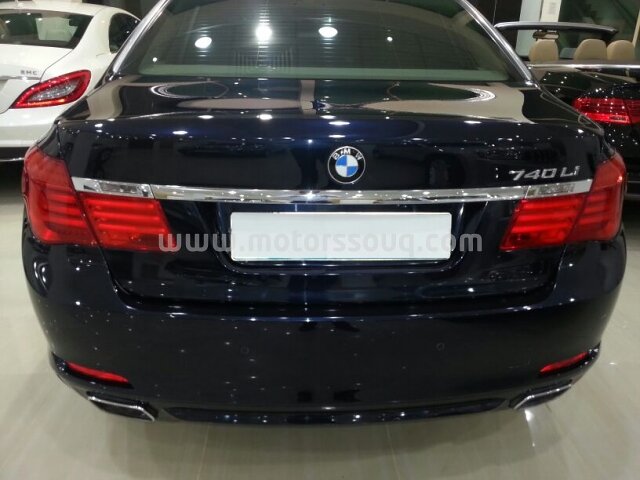 2010 بي إم دبليو 740