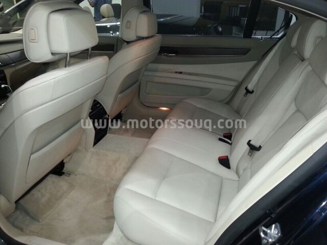 2010 بي إم دبليو 740