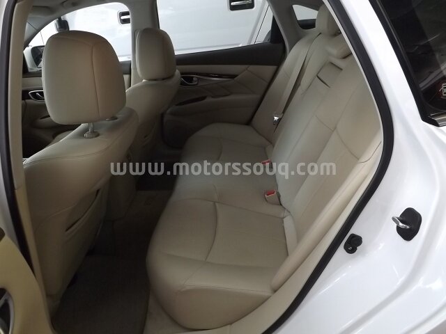 2012 Infiniti M