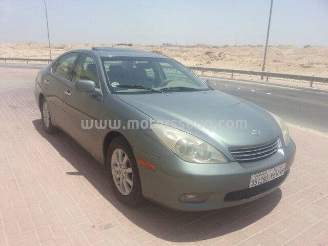 2002 لكزس إي إس