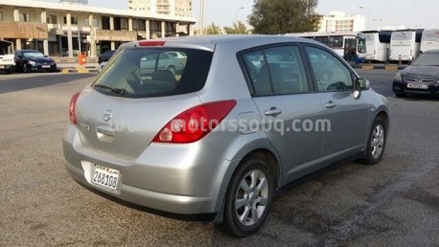 2006 نيسان تيدا