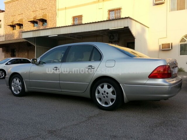 2002 لكزس إل إس