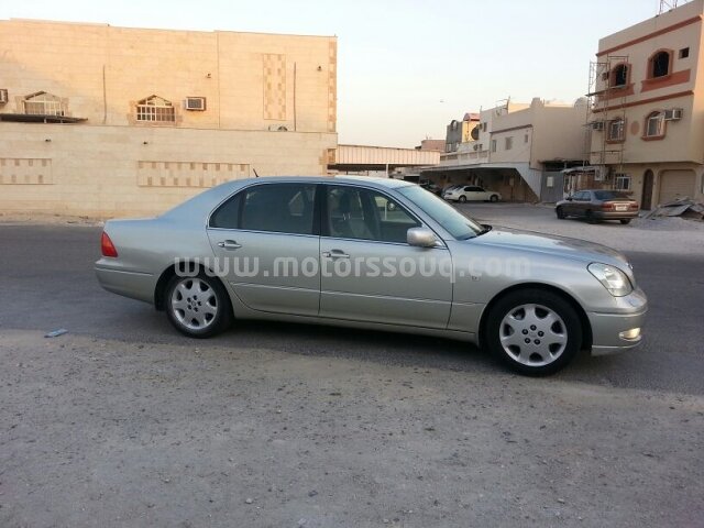 2002 لكزس إل إس