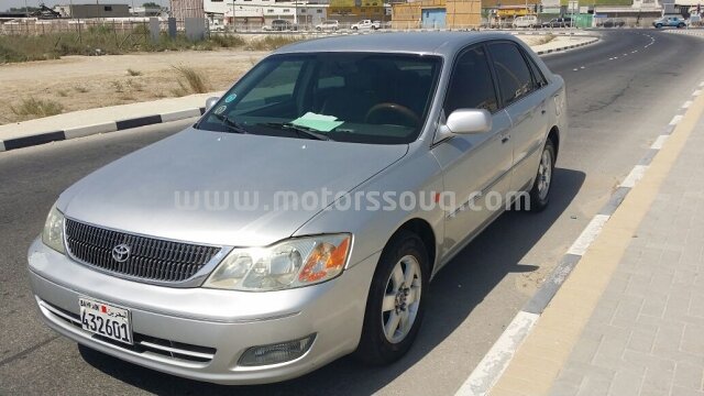 2001 تويوتا أفالون