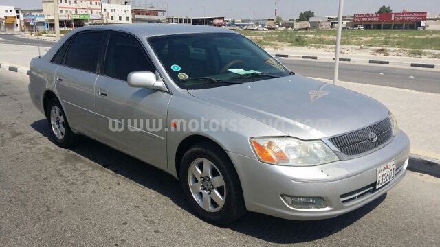 2001 تويوتا أفالون