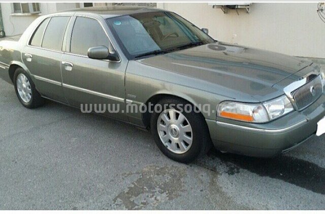 2004 فورد جراند ماركيز