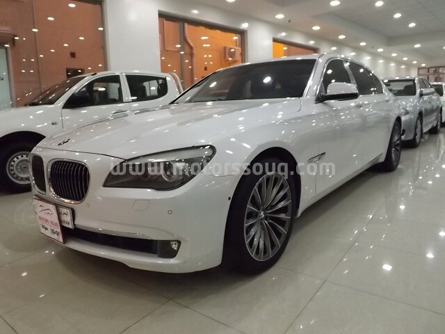 2012 بي إم دبليو 740