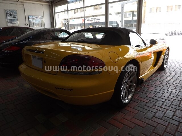 2004 Dodge Viper
