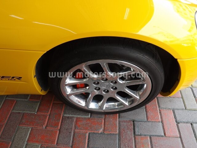 2004 Dodge Viper