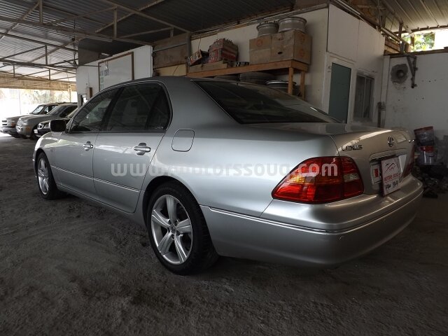 2001 Lexus LS