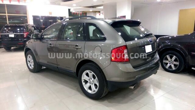 2012 فورد إيدج