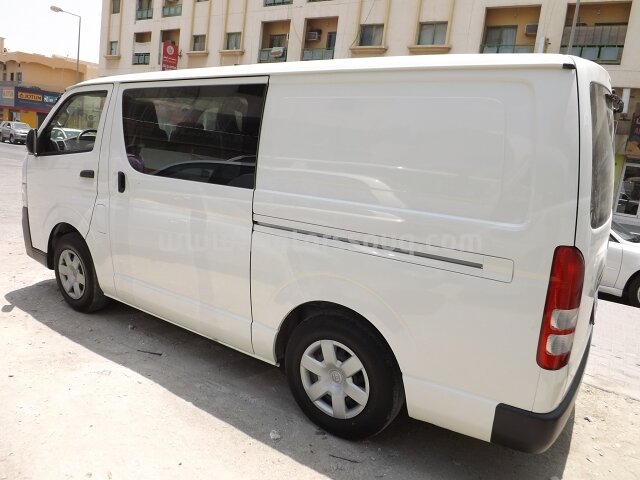 2011 تويوتا أخرى