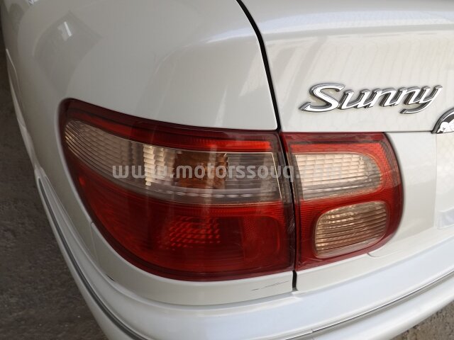 2002 نيسان صني