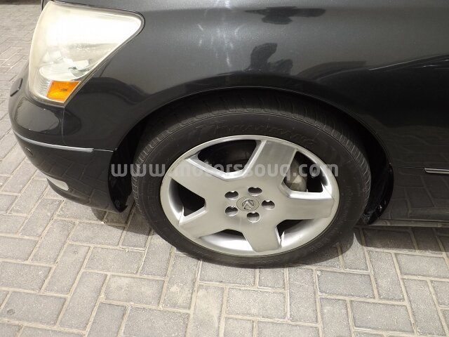 2004 Lexus LS