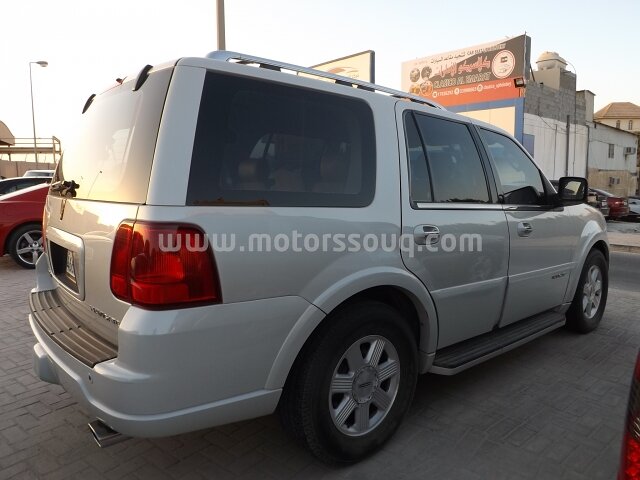2005 Lincoln Navigator