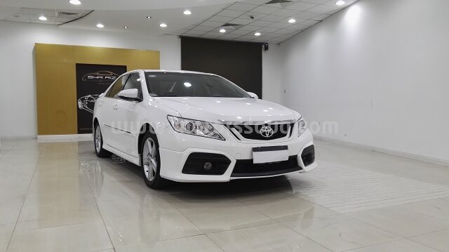 2013 Toyota Aurion