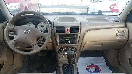 2010 نيسان صني