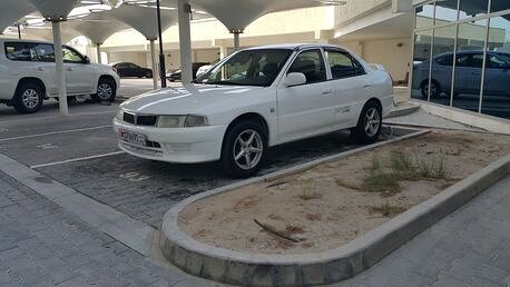 2000 ميتسوبيشي لانسر