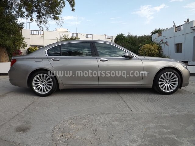 2012 BMW 730