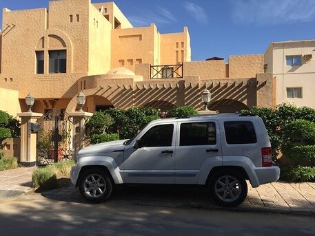 2011 جيب شيروكي