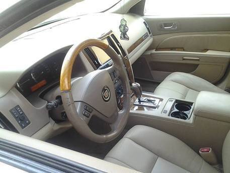 2005 كاديلاك إس تي إس