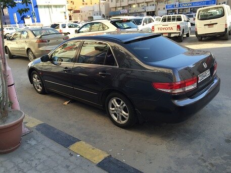 2004 هوندا أكورد