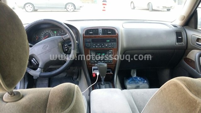 2000 Nissan Gloria