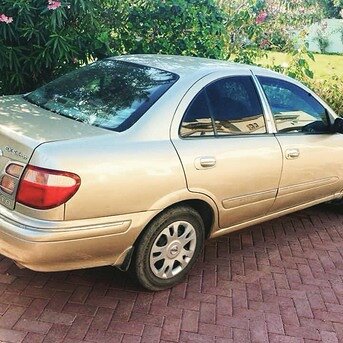 2002 نيسان صني