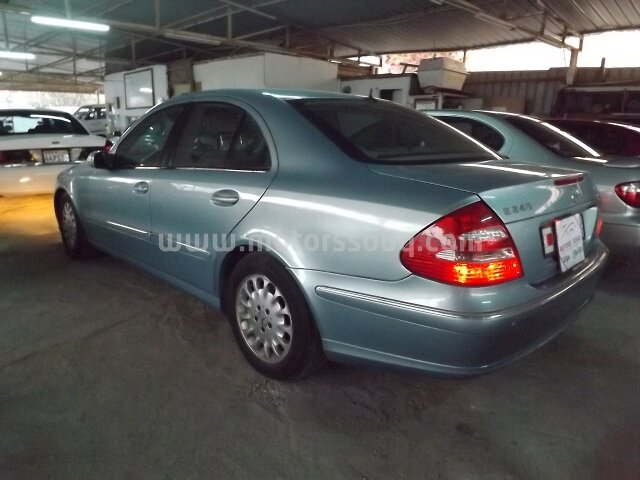 2005 Mercedes-Benz E