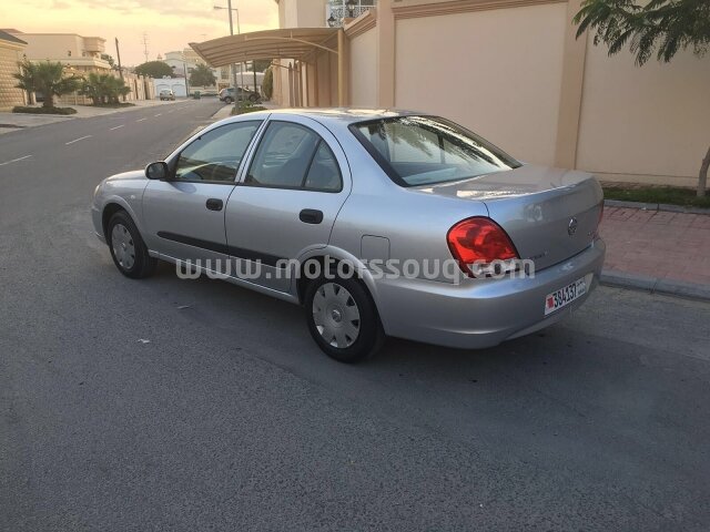 2011 نيسان صني