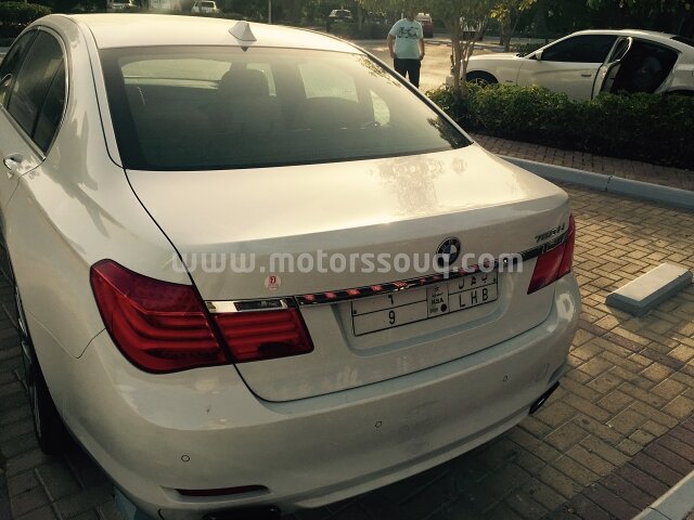 2011 بي إم دبليو 750
