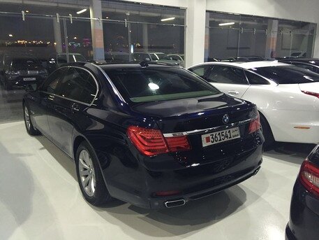 2010 بي إم دبليو 740