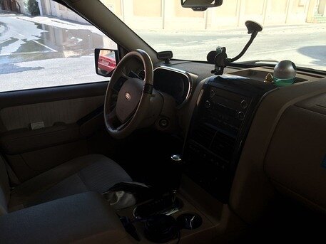 2010 فورد إكسبلورر