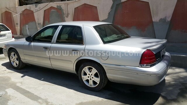 2002 Ford Crown Victoria