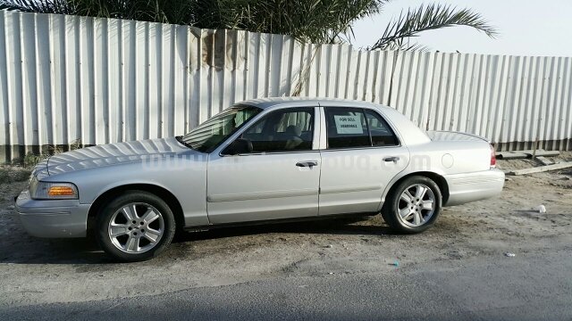 2002 Ford Crown Victoria