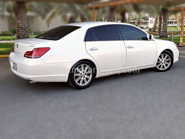 2008 تويوتا أفالون