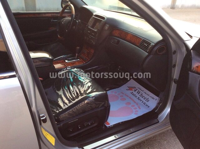 2004 Lexus LS