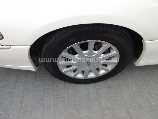 2003 Lincoln Town CAR