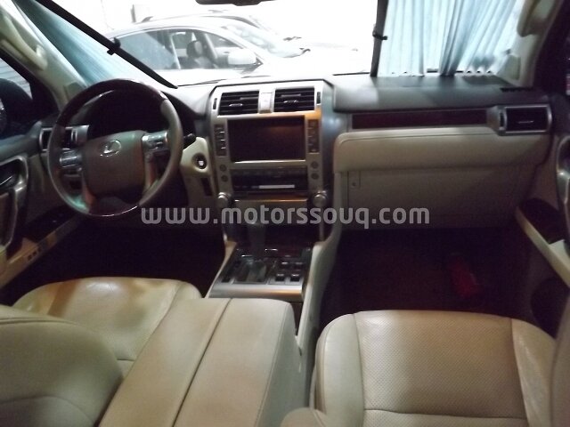 2010 لكزس أخرى