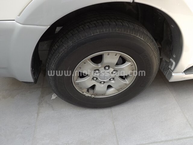 2003 Mitsubishi Pajero