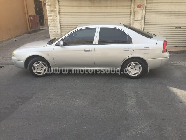 2001 كيا شوما