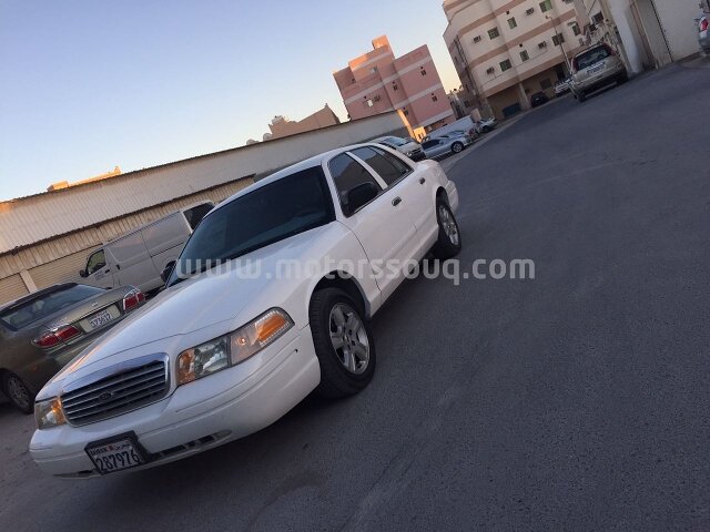 2004 Ford Crown Victoria