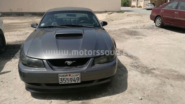 2004 Ford Mustang