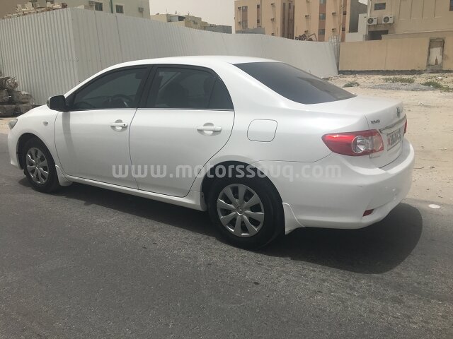 2013 تويوتا كورولا