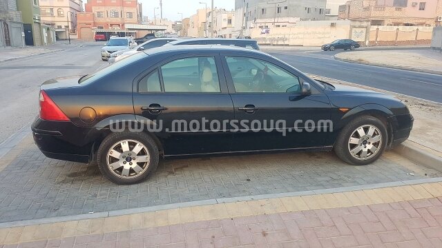 2005 فورد مونديو